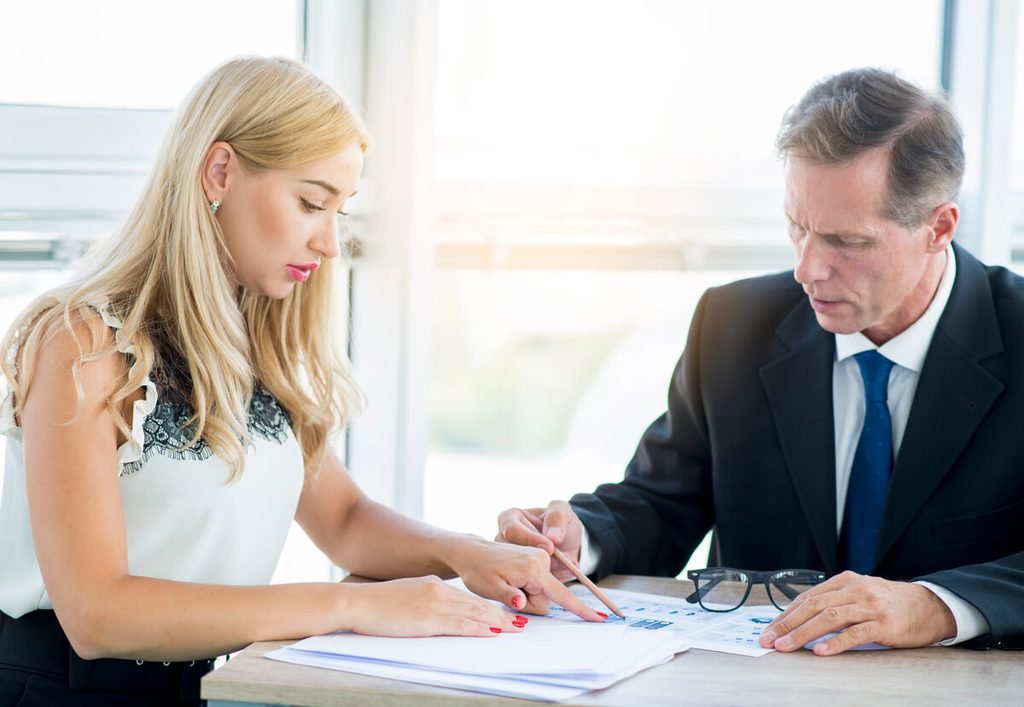 Harcèlement de Link Financial : que faire face à cette société de recouvrement ? 3 Consultation juridique pour vérifier la validité d'un titre exécutoire et la forclusion d'une créance.